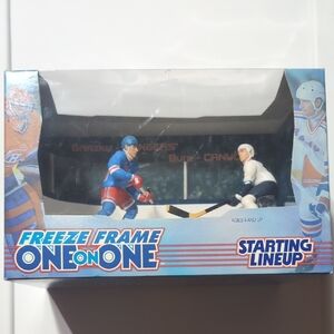 Starting Lineup Freeze Frame with Wayne Gretzky And Pavel Bure.